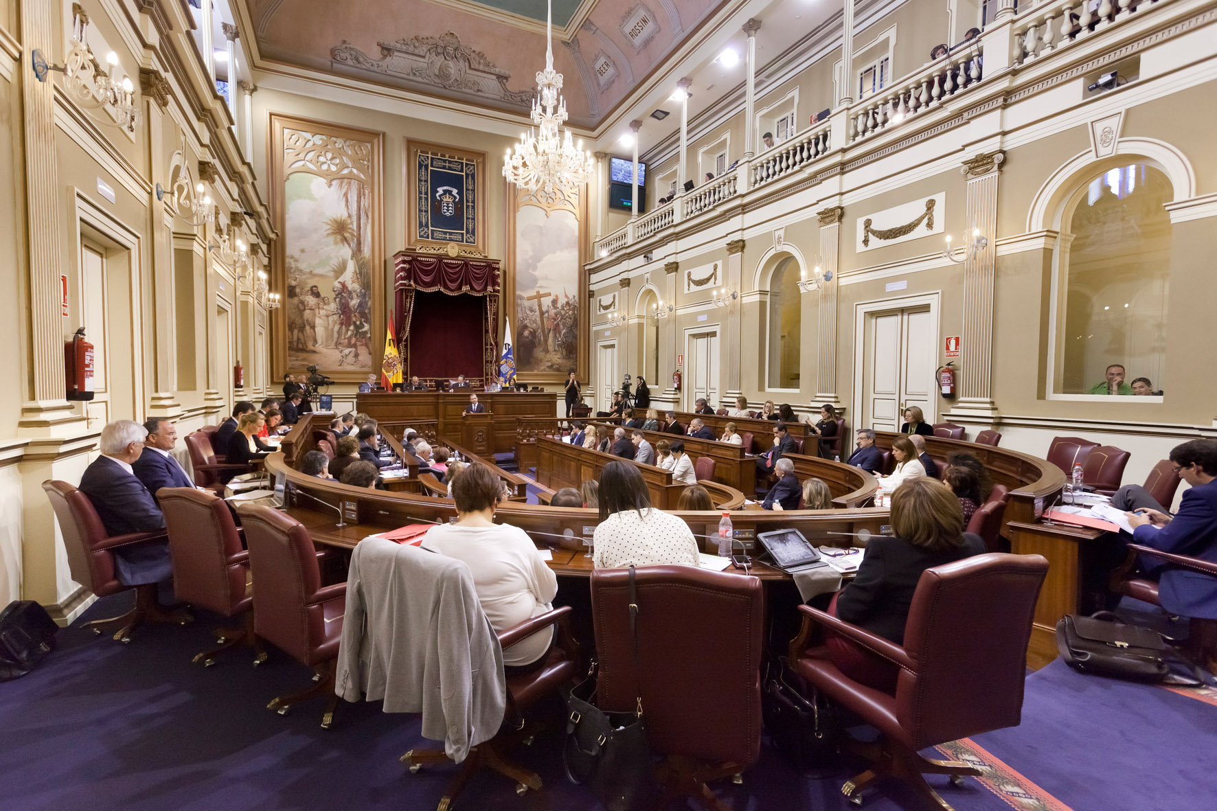 Pleno del Parlamento Canario.